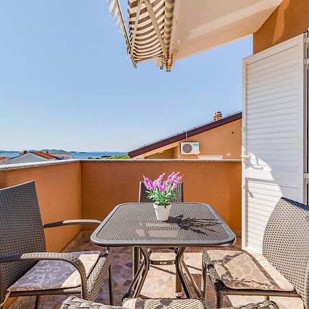 Apartmani Pocrnic Pakoštane Esterno foto