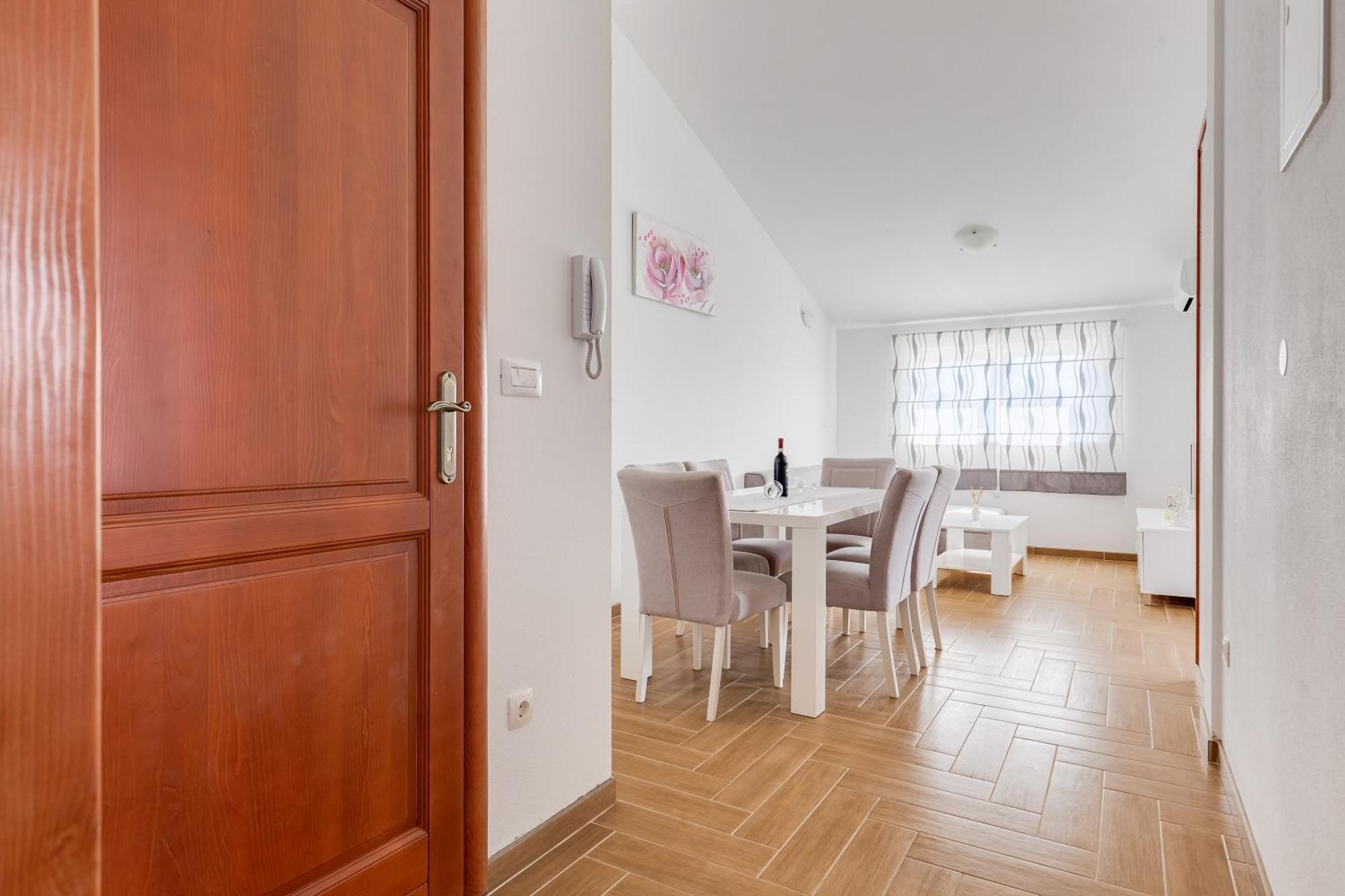 Apartmani Pocrnic Pakoštane Esterno foto