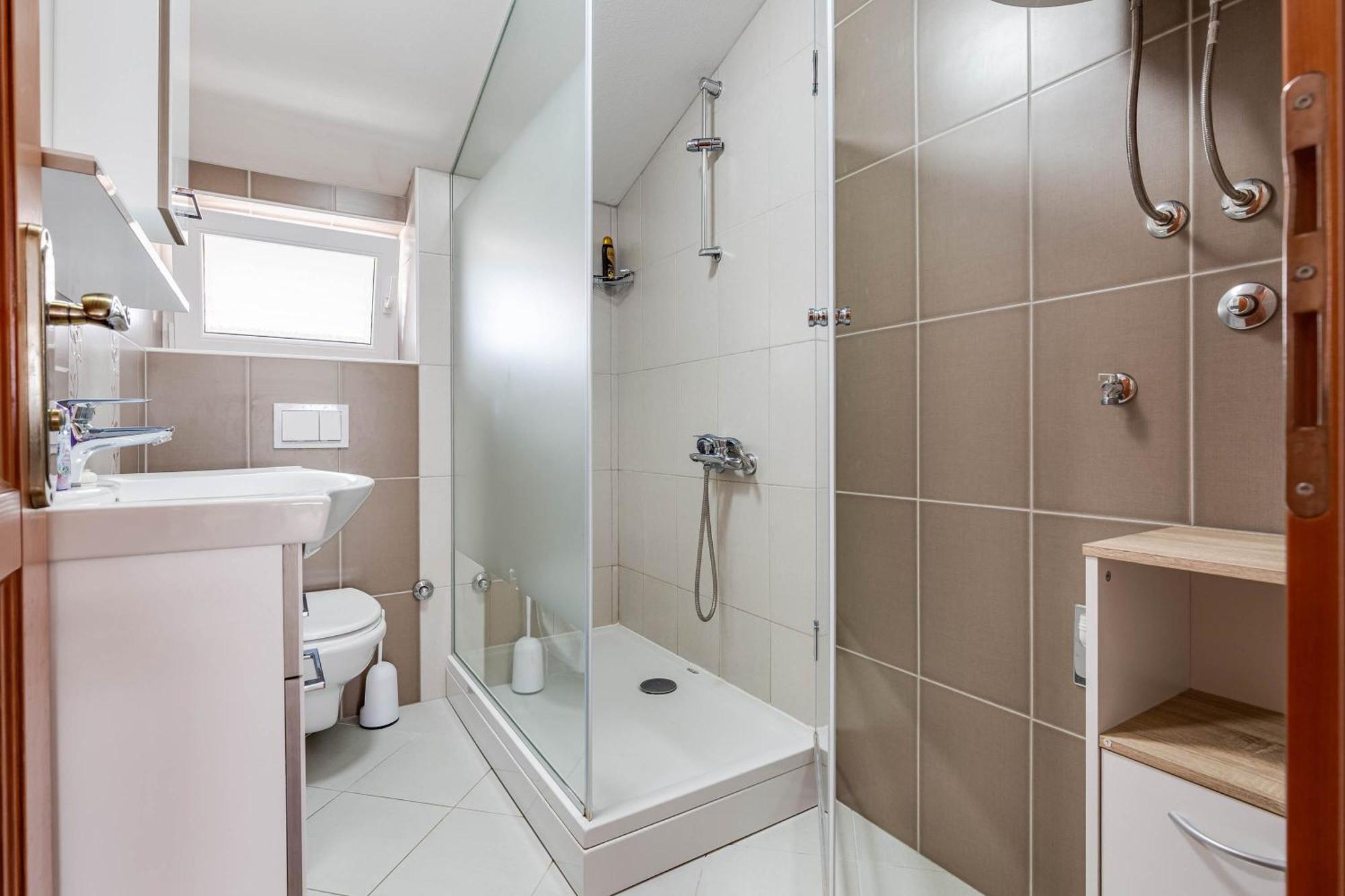 Apartmani Pocrnic Pakoštane Esterno foto