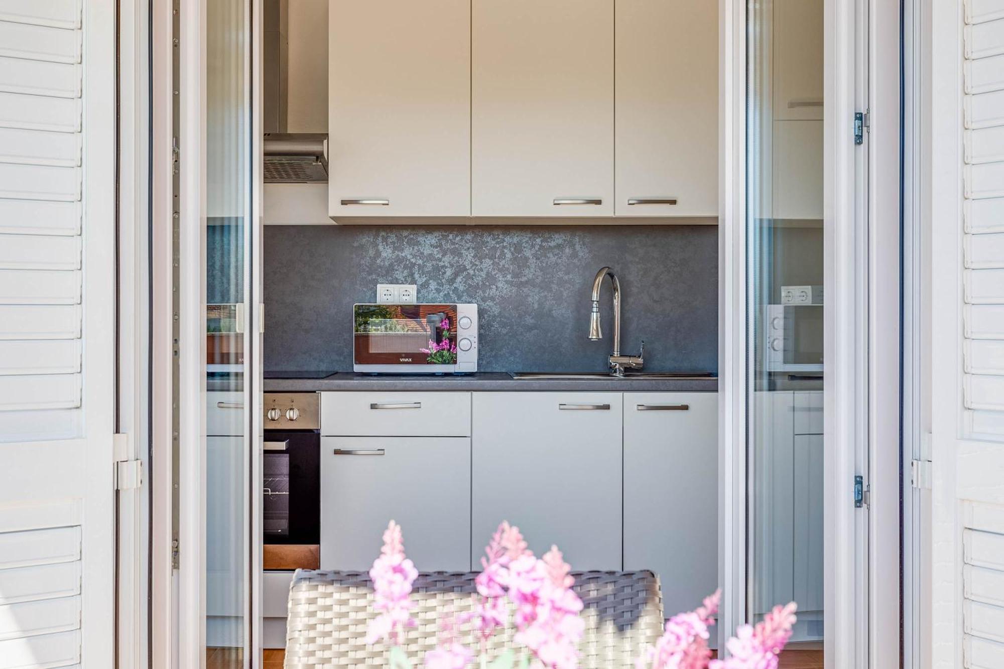 Apartmani Pocrnic Pakoštane Esterno foto