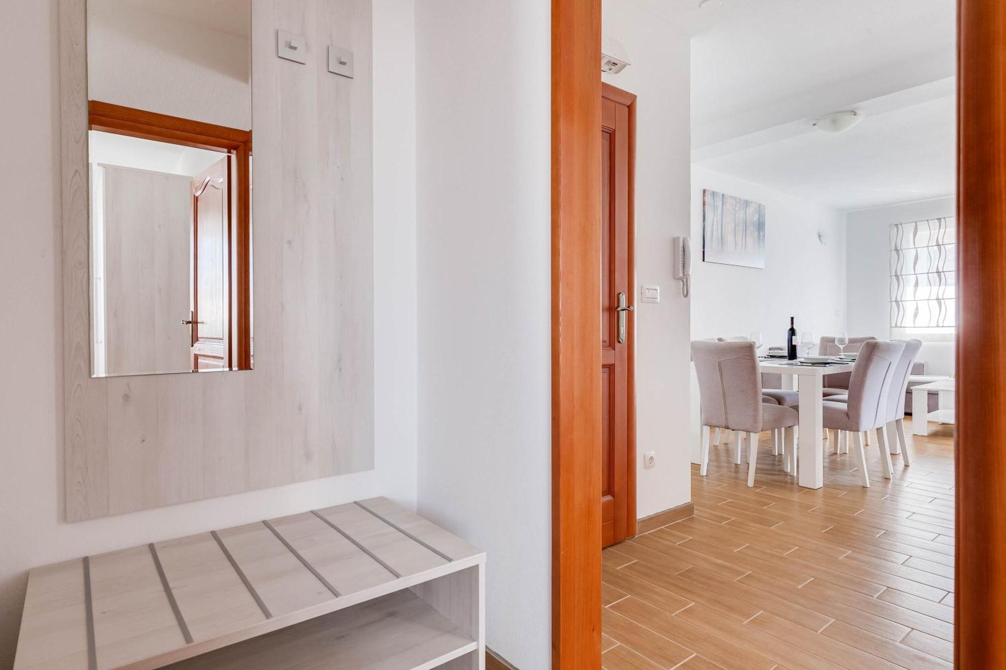 Apartmani Pocrnic Pakoštane Esterno foto