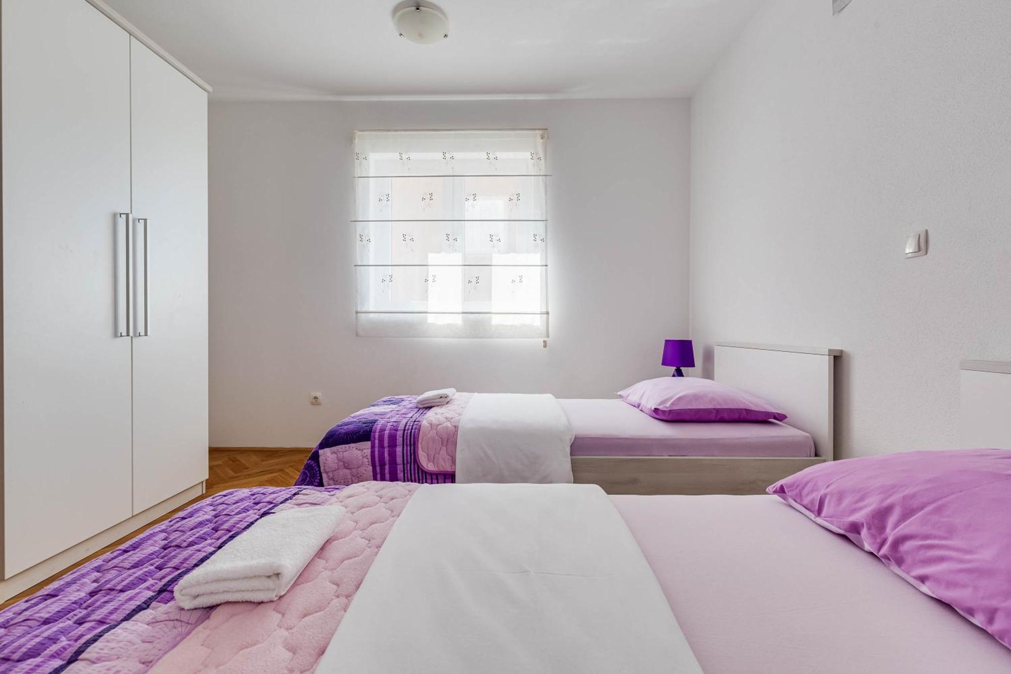 Apartmani Pocrnic Pakoštane Esterno foto