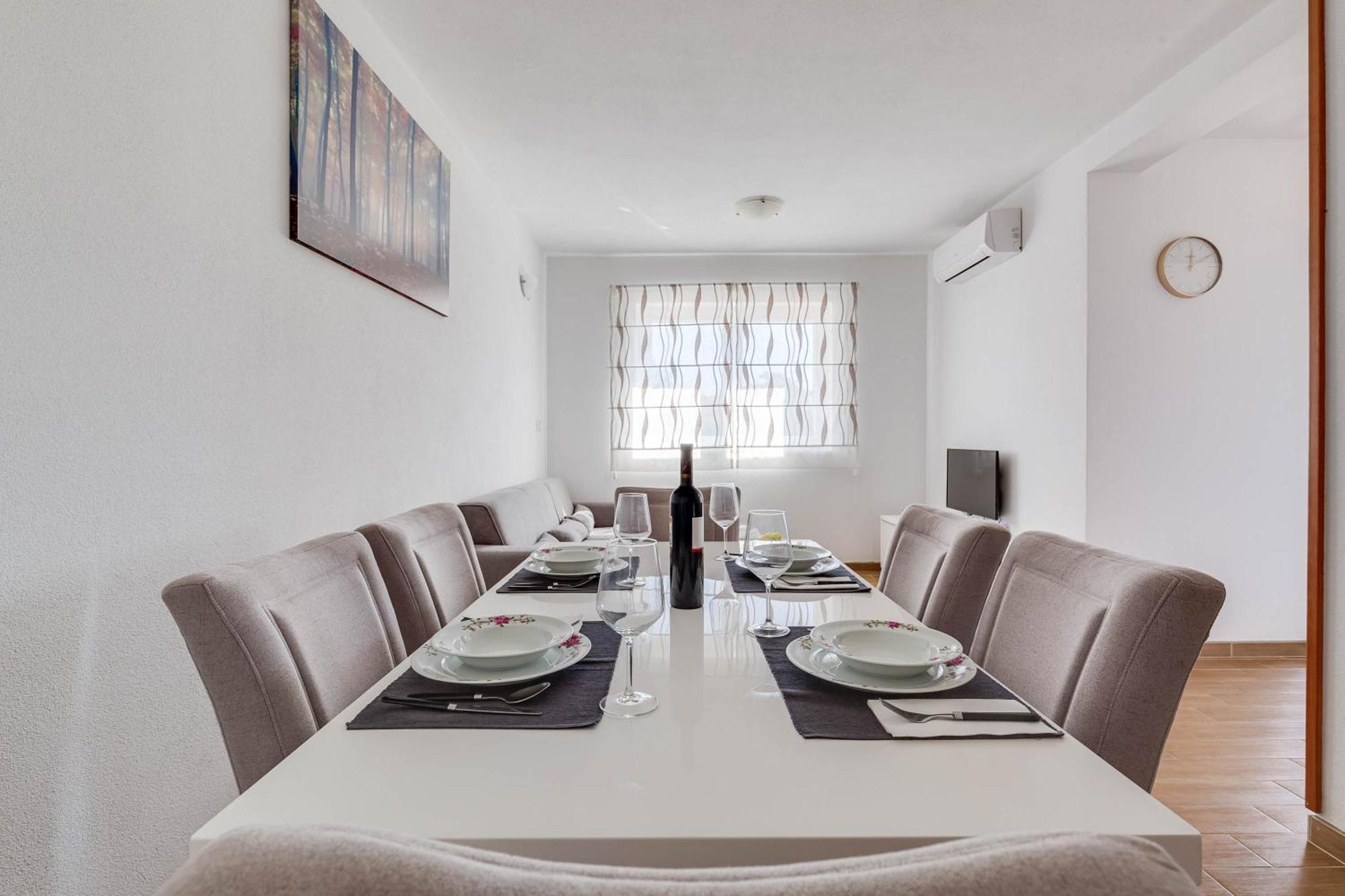 Apartmani Pocrnic Pakoštane Esterno foto