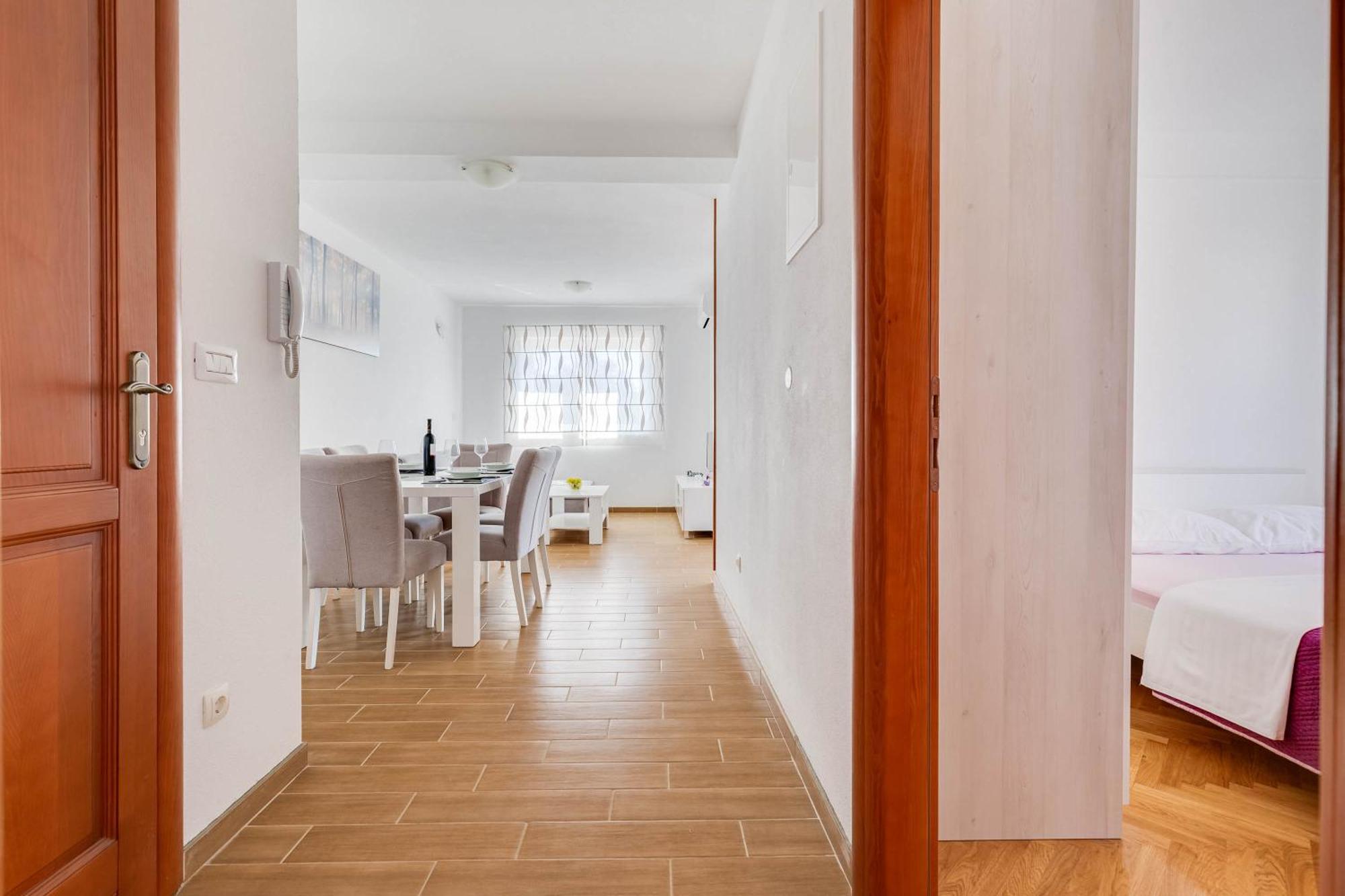 Apartmani Pocrnic Pakoštane Esterno foto