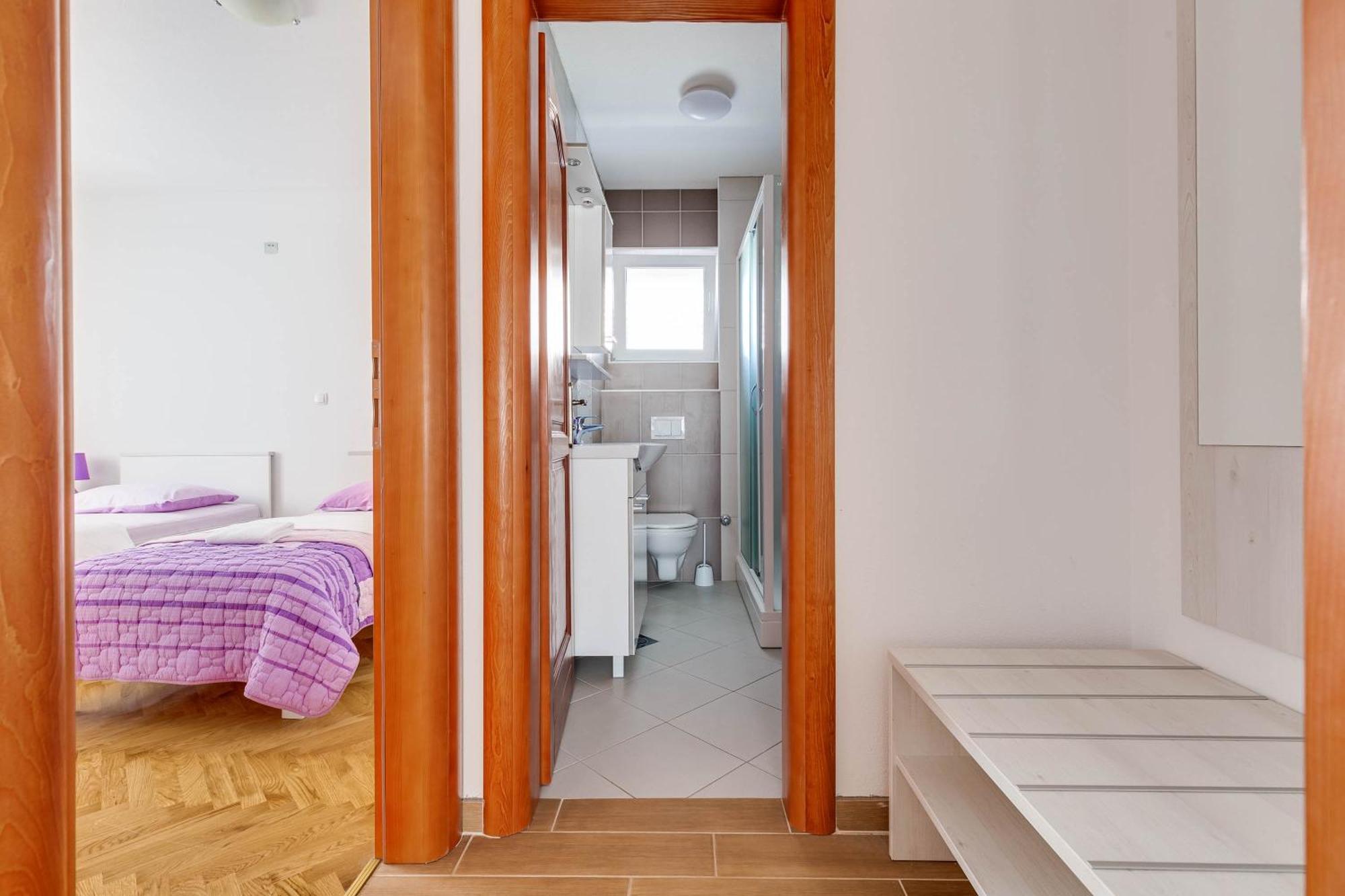 Apartmani Pocrnic Pakoštane Esterno foto