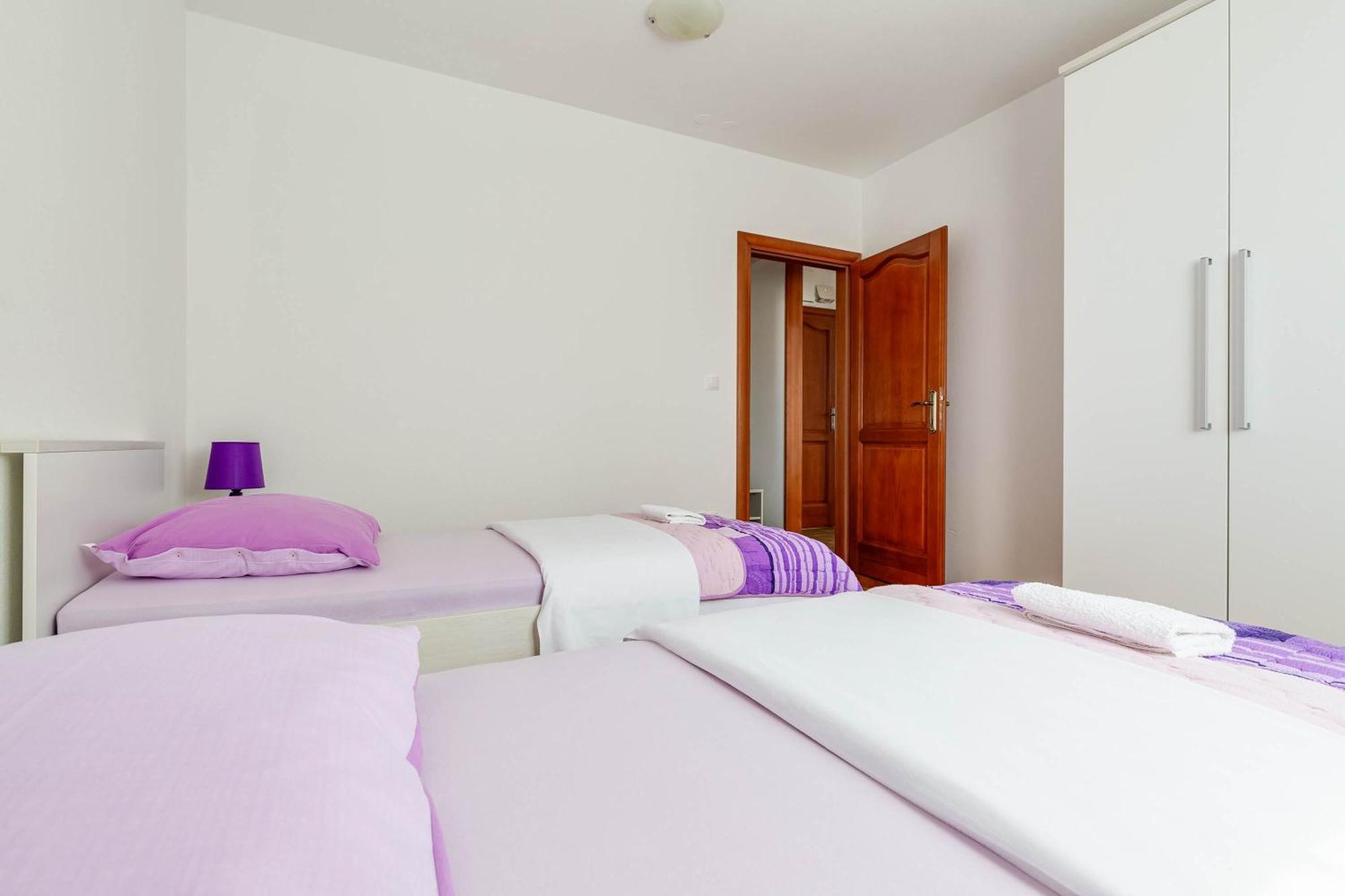 Apartmani Pocrnic Pakoštane Esterno foto