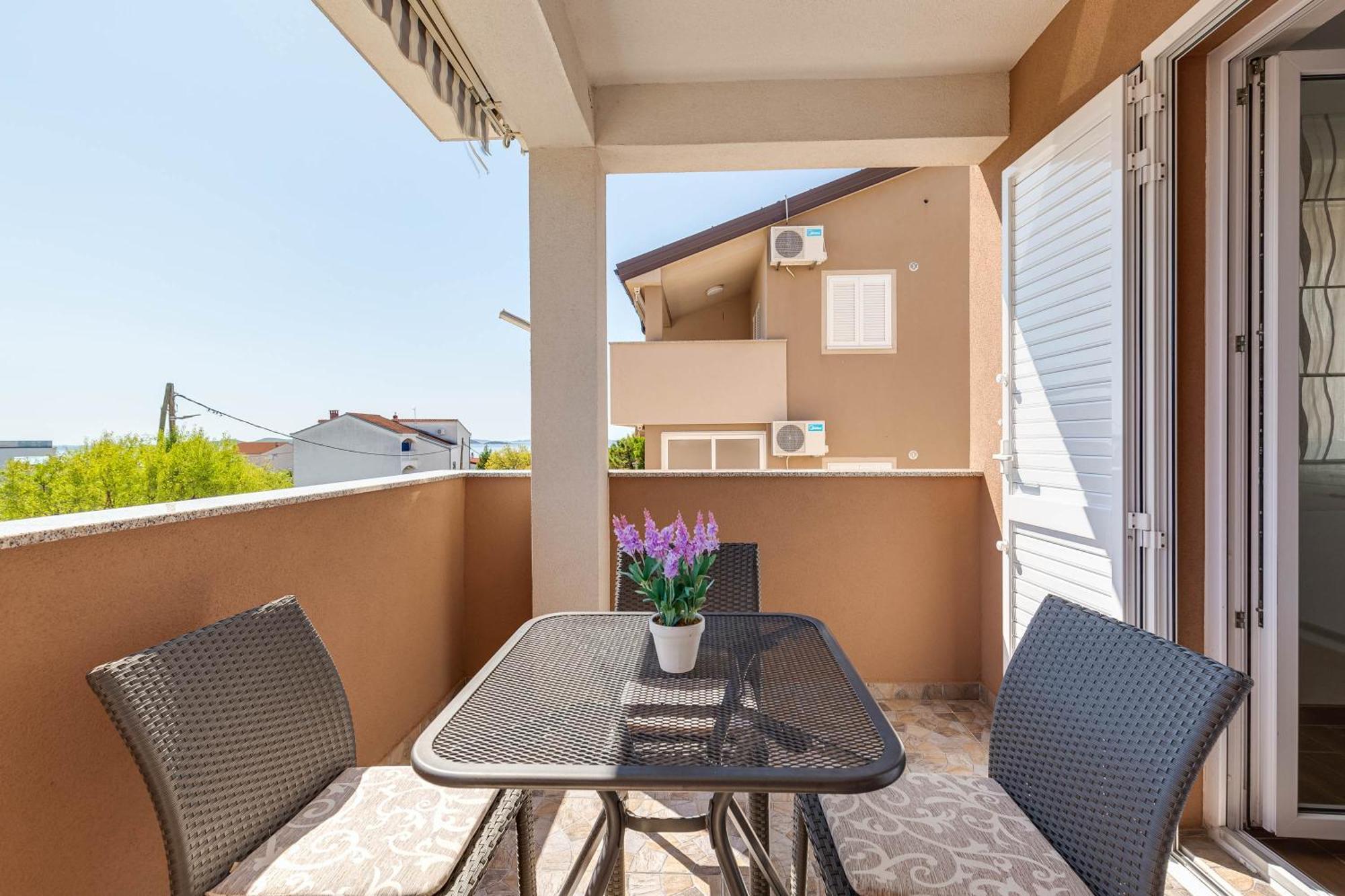 Apartmani Pocrnic Pakoštane Esterno foto